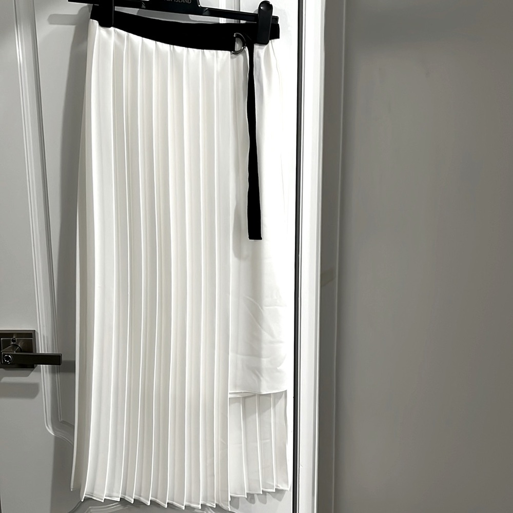 River Island pleated midi wrap skirt with black contrasting belt (unlined)